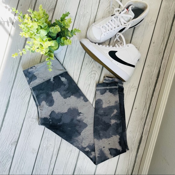 Lululemon Wunder Under Pant 4 - Picture 7 of 12